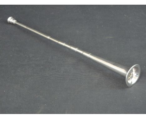 EARLY 20th CENTURY SILVER CANDLE SNUFFER IN THE SHAPE OF A HUNTING HORN of tapering form, Birmingham hallmarks, Makers mark E