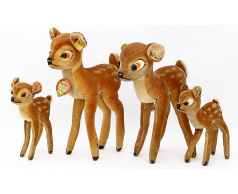 4 Bambis, Steiff. Nach Walt Disney. Filz und Mohair. Bespielt bzw. eingestaubt. 1x mit K, F und S. 50er/60er Jahre Je 2x H. 1