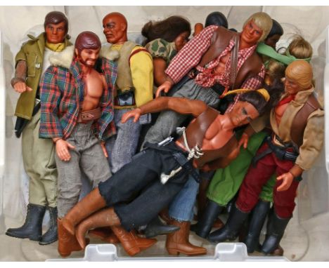 13 Big Jim-Puppen, Mattel. Verschiedene Ausführungen, jeweils bekleidet. Von l. bespielt bis stark bespielt bzw. 3x unvollstä