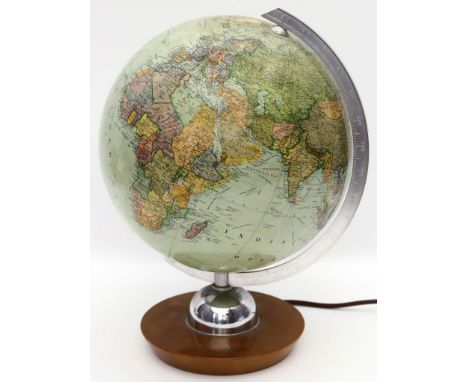 Kleiner Vintage-Tischglobus. Holzstand, beleuchtbar. Altersspuren. D. 25, H. 35 cm.