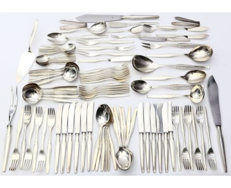 Tafelbesteck für 12 Personen, WMF, 96-teilig. 90er Auflage. Modell "Paris". Bestehend aus: Je 12 Suppen- Kaffee- und Suppenta