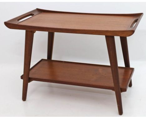 Beistelltisch. Teakholz. Ehemals Barwagen, jedoch ohne Rollen. Opal Möbel, Deutsch 1960er Jahre. 50x 74x 40 cm.