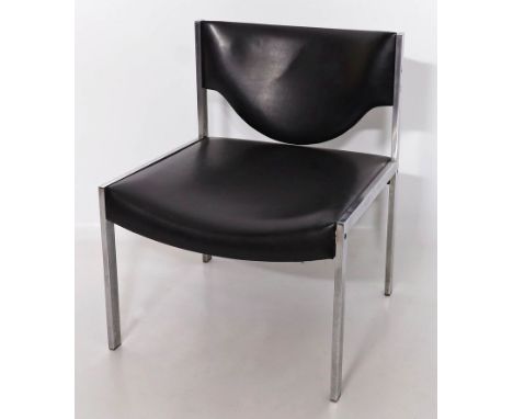 Vintage-Stuhl, Vierbeiniges Metallgestell, Sitz- und Rückenfläche mit schwarzem Lederbezug (altersbedingte Gebrauchsspuren). 