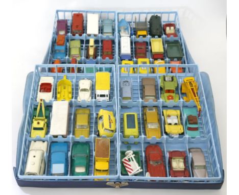 Sammlung von 48 Spielzeugautos und -anhängern. Guss. Überwiegend Matchbox und einige Siku. Von l. bespielt bis besch. Zus. in