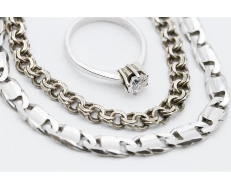 2 Armbänder und Damenring. 925/000 Silber, brutto 22,7 g. Unterschiedliche Gliederarmbänder (1x Garibaldi) mit Karabinerschli