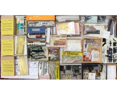 Railway: A collection of assorted model railway accessories and unfinished kits to include coaches and others. Varying condit