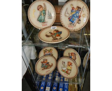 7 boxed 1970's Hummel Goebel annual plates (11971, 72, 73, 74, 75, 76 and 77)