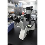 Leica DMi1 Microscope