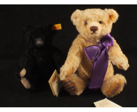 Two Steiff bears 'Othello' serial number 2129 and 'Windsor' serial number 1665, both with certificates