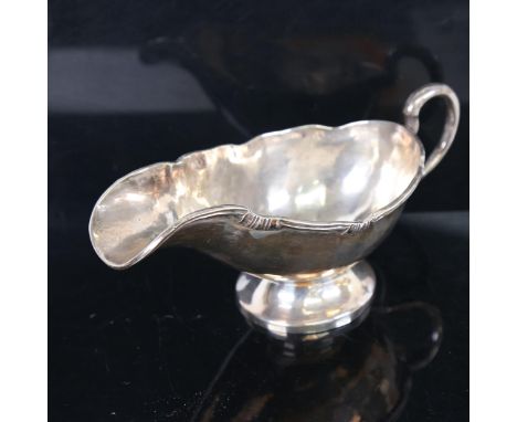 A Peruvian silver sauce boat, the base impressed E L Inca, LV900, 12.2oz 