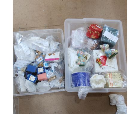 A large quantity of Vintage ceramic and resin collector's teddy bear figures, including Colourbox etc (2 boxes) 