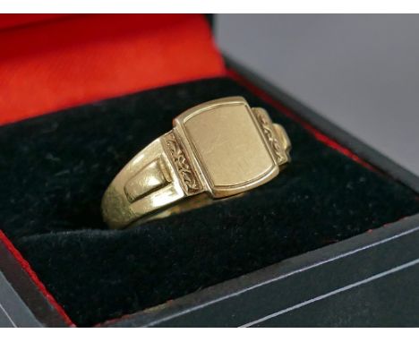 18ct signet ring, ring size N, 4.2gm (box)