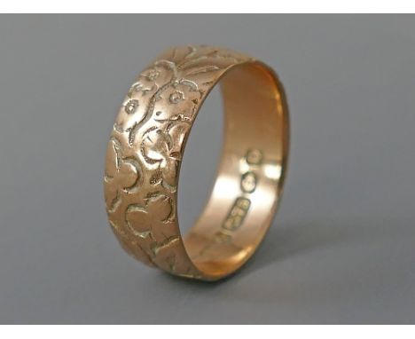 9ct rose gold engraved band ring, width 6.5mm, ring size M, 4.0gm