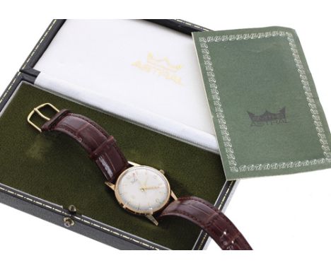 Smiths Astral 9ct gentleman's wristwatch, London 1973, case ref. 1716/1, circular silvered dial with gilt Arabic numerals and