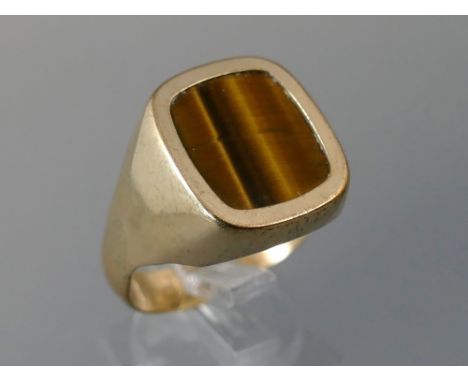 9ct square tiger's eye gentleman's signet ring, width 18mm, ring size W, 5.9gm