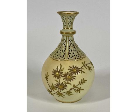 ROYAL WORCESTER RETICULATED &amp; BLUSH DECORATED NARROW NECKED VASE - No 205/5088, 15cms tall