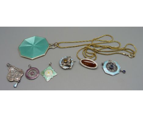 Enamelled jewellery and a handbag mirror, (enamel on four pieces a/f, mirror a/f) 