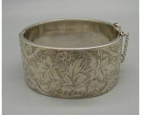 A sterling silver bangle, 41g 