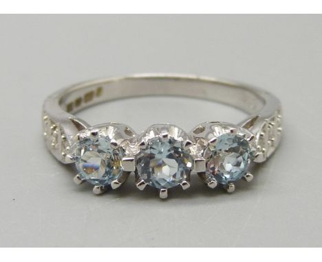 A 9ct gold, aquamarine and diamond ring, 3g, S 