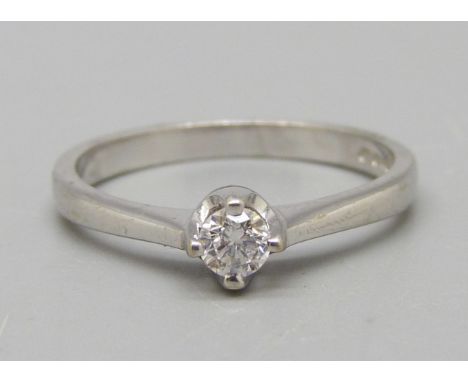 A 9ct white gold solitaire diamond ring, 1.8g, L 