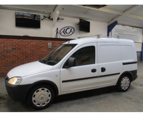 Make &amp; Model: Vauxhall Combo CDTIDate of Reg: FP56 ULFColour: Whitecc: 1686MoT: 21-03-2022Fuel Type: DIESELMileage: 203kT