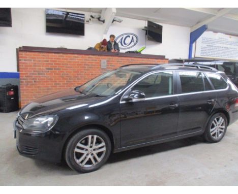 Make &amp; Model: VW Golf SE TDIDate of Reg: DE10 UEWColour: Blackcc: 1968MoT: 18-11-2021Fuel Type: DIESELMileage: 194kTransm