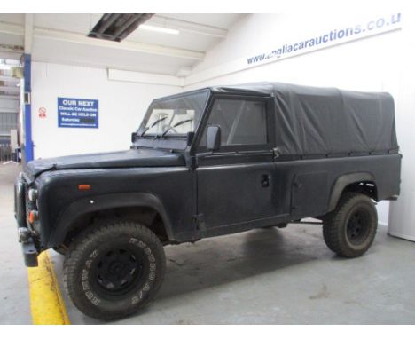 Make &amp; Model: L/Rover Defender Soft topDate of Reg: L392PEOColour: Green/Blackcc: 2500MoT: 12-01-2022Fuel Type: DIESELMil