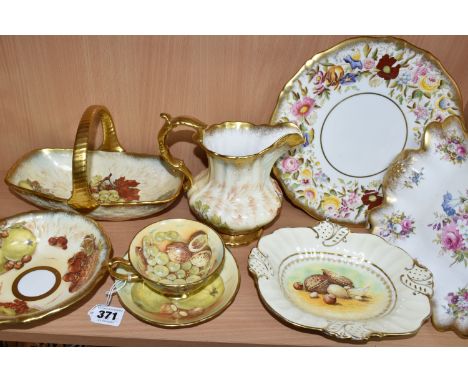 A GROUP OF HAMMERSLEY CHINA, comprising a Howard Sprays pattern twin handled serving bowl (small firing crack above one handl