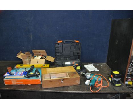 A SELECTION OF POWER AND HAND TOOLS including a Challenge Xtreme cordless drill with two batteries and charger, a Loctite hot