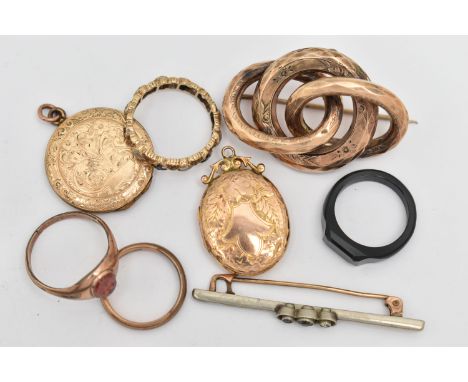 AN ASSORTMENT OF JEWELLERY, to include and early 20th century knot brooch, an intaglio ring, two lockets a bar brooch and thr