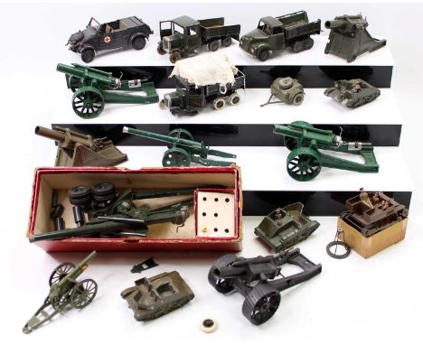 One tray containing a collection of mixed, mainly Britains, military related diecasts to include a Britains Beetle lorry with