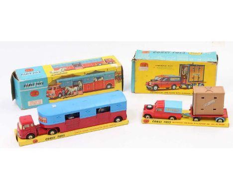 2 Corgi Toys boxed Chipperfields Circus models comprising Gift Set 19, No. 438 Land Rover with blue plastic tilt and 607 elep