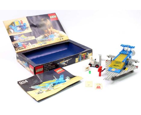 A vintage Lego Space No. 924 Space Cruiser, a complete model in clean condition and with its original very clean box and inst