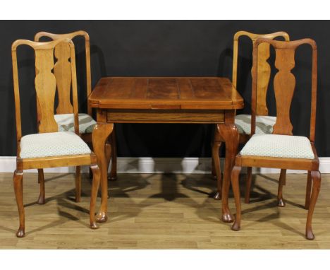 A drawleaf dining table, 74.5cm high, 90.5cm opening to 150cm long, 90cm wide; a set of four Queen Anne style dining chairs (