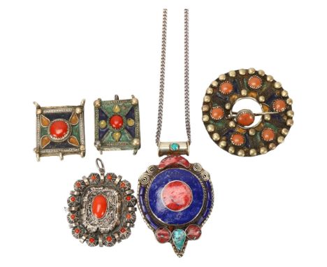 A group of 5 Berber Middle Eastern pendants, stone set and enamel (5) 