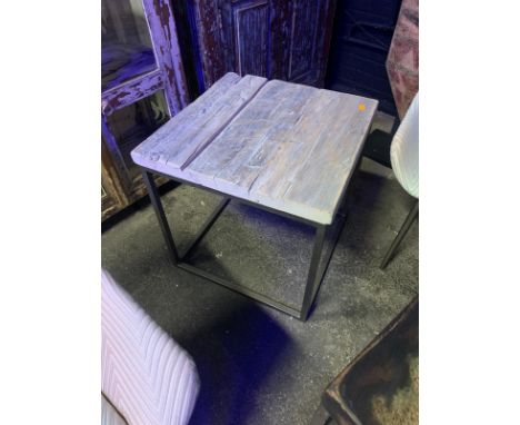 Chill Side Table Weathered vintage white pine Ordinary metal legs Size: 55 w x 55 d x 55 h CM