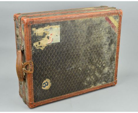 AN EARLY 20TH CENTURY E. GOYARD OF PARIS LEATHER BOUND SHOE CASE, with Goyard signature chevron canvas, some of the corners w