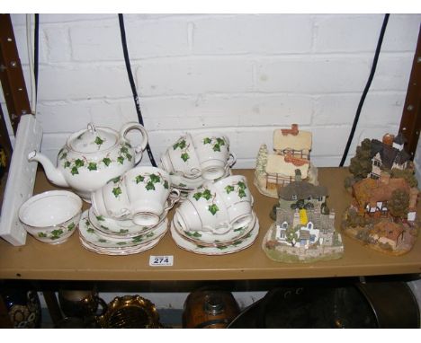 A Colclough tea set together with various Lilliput Lane models