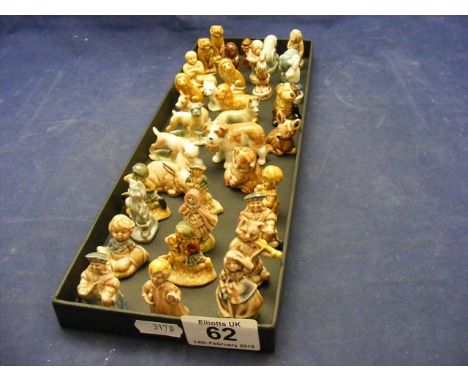 A qty. of Wade figures