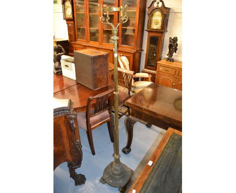 Early 20th Century brass adjustable column oil lamp standard