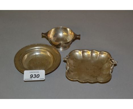 Miniature silver quaich and two trinket dishes