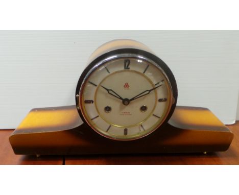 Mantel clock