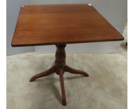 Mahogany tilt top pedestal table