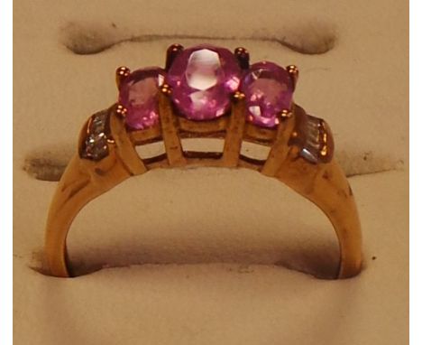 9ct diamond and pink sapphire ring 