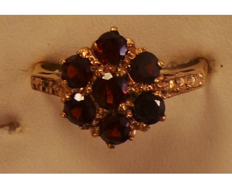 9ct Antique style garnet cluster ring