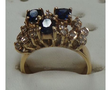 14ct diamond and sapphire cluster ring 