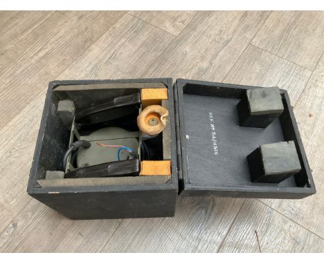 A WWII British Army Aldis signalling lamp Type B Mk 2, green painted, cased 