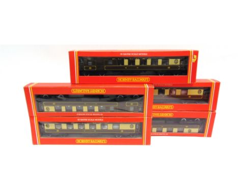 [OO GAUGE]. A MISCELLANEOUS COLLECTION  comprising a Hornby No.R320, S.R. West Country Class 4-6-2 tender locomotive 'Exeter'