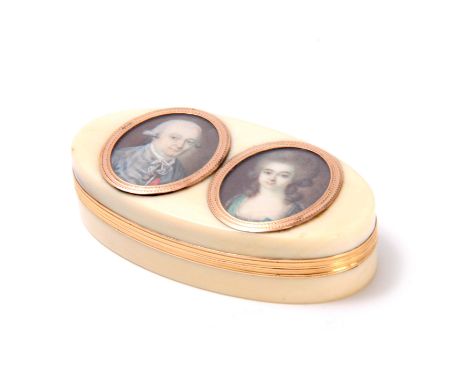 A GEORGE III GOLD MOUNTED IVORY SNUFF BOX IN THE MANNER OF JOHN WHITE the ivory case having a hinged lid with two gold oval f