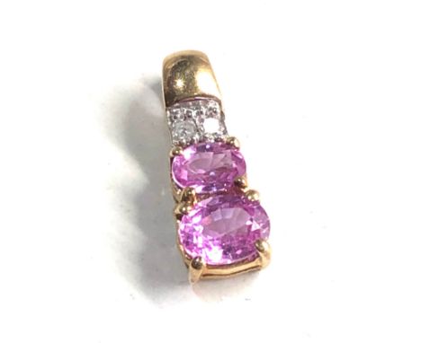 9ct gold pink sapphire &amp; diamond pendant weight 0.6g 